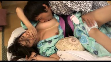 【温泉・人妻レイプ】露天風呂帰りの人妻に・・t現背後から襲って連れ込みレイプ！次第に感じて乳射フィニッシュ！のthumbnail