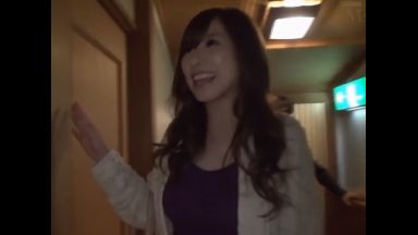 ☆浮気☆不倫☆膣内射精♥みんな観て…人妻＠中出し♥若妻であなたの精子ドロッ…垂れちゃうよ※巨乳の淫乱エロ動画→爆乳のthumbnail