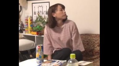 ♡「こんなおばちゃんでいいの？♡」女に戻りたい人妻は愛液トロトロおマンコにチンポ挿入して中出しでイキ狂っちゃうのthumbnail