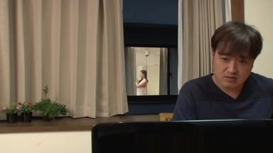 向かいの奥さんがドスケベオナニーしてるとこ目撃しちゃって寝取られ不倫人妻に発展エロすぎる奥さんの下着姿のthumbnail