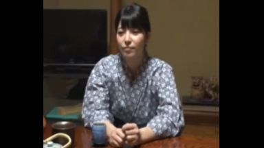 ♥出張先で相部屋になった女子社員が浴衣を開けさせて寝てたから夜這いするしかなかった…もう我慢の限界♥のthumbnail