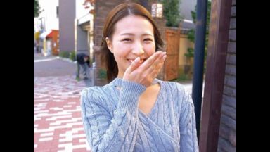【素人】美女お姉さんがM男君の自宅を訪問するエロ企画！乳首責めで＆手コキで暴発射精する変態と生ハメ中出しセックス！のthumbnail
