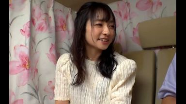 ４２歳だという麗しき雰囲気漂うとってもキレイな癒し系の美人奥さまがとびきりスケベな淫乱メス犬に豹変！浮気は良くない事だと分かっていながらも匂い立つ洗ってもない雌穴に極太バイブをズボズボ挿入されて性的欲望が覚醒した欲求不満の人妻が怒張した生チ●ポをなりふり構わずハメまくる淫らな姿を見逃すな！のthumbnail