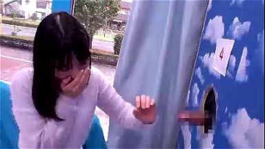 【マジックミラー号】彼氏のおちんちん当てゲームで浮気しちゃう素人ナンパ手コキフェラ抜きエッチのthumbnail