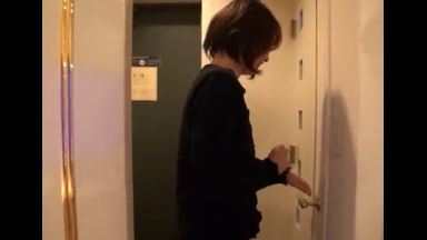 ♥「おしっこも撮るの…？♥」昨日SEXしたけど欲求不満なの淫乱人妻が犯されたくて来ちゃったの性獣の愛液トロトロまんこのthumbnail