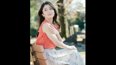 【春谷美雨】初不倫、しかもセックスは、数年ぶり… 乳白裸体＆美顔の、アラフォー人妻が、溜まった性欲をカメラの前で、大爆発のthumbnail