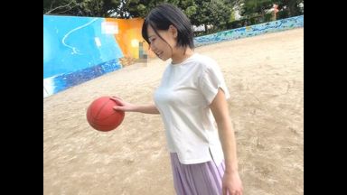 【素人】バスケ一筋だった黒髪ショートカット美少女とホテルでエロエロ撮影！脱がすとGカップおっぱいな可愛いJDを味わう！のthumbnail