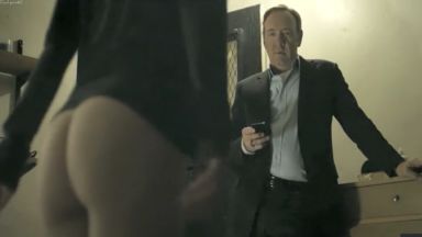 「ハウス・オブ・カード」の「ケイト・マーラ」がエロ過ぎるｗｗｗのthumbnail