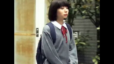 変態おじさんに捕まって更に男が増えて輪姦されてしまうJKのthumbnail