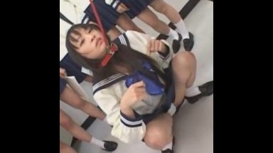 JKへの集団イジメ！教師も参加！制服娘が犬奴隷となる！のthumbnail