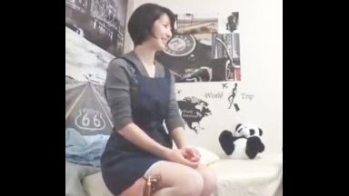 ！ねえ…見てよ…主婦＠爆乳！巨乳が無いとダメなのよ…手コキで欲求不満解消H動画「あぁぁっイクぅぅぅあっぁぁぁ！」☆人妻☆のthumbnail