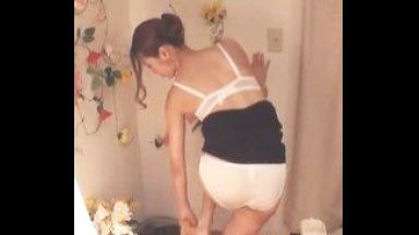 ☆痴女☆性獣☆淫乱！すきねぇ…盗撮※中だし！マッサージであなたも絶対欲しくなっちゃったよね※中出しのエロエロ動画「んぁぁぁ…。イっちゃう！」巨乳のthumbnail