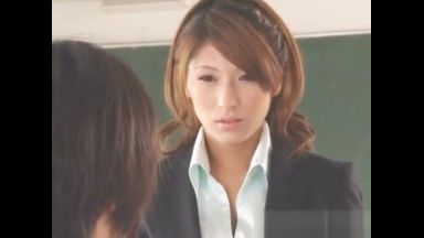 ♥新米教師「わかったから、チンポ出しなさい...先生が精子を出してあげるから♥言うこと聞くのよ」のthumbnail