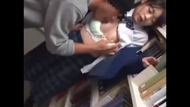 まさか図書館で清楚なJKが襲われちゃうなんてのthumbnail