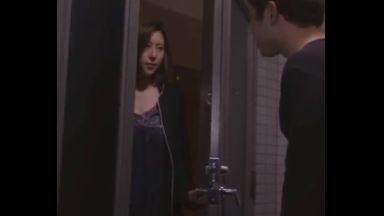 ♥深夜に夜這いされる妻「いらっしゃい…♥」旦那の寝てる横で声を殺して犯される妻…隣の旦那に犯されるおマンコのthumbnail
