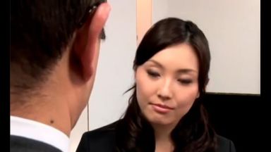 【変態】おっさんと性行する美女♥のthumbnail