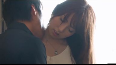 【ＡＶ出演・美人若妻】もっと優しく愛されたい！ホテルでハメ撮り・・本当の夫婦のような不倫乳射セックスのthumbnail