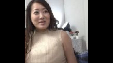 【素人妻・神田三久 】豊満な三十路の奥さんが男優とハメ撮り！黒ずんだパイパンマンコに中出しされて絶頂！のthumbnail